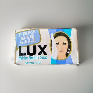 Vintage Lux White Beauty Soap Bar 5 oz Bath Size - Damaged Paper Wrapper